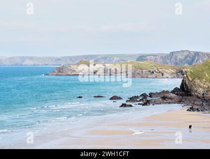 Tolcarne Beach, Newquay, Cornwall, England, an einem sonnigen Wintertag. Stockfoto