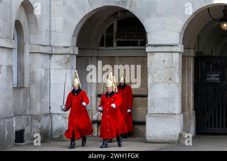 LONDON, ENGLAND - 28. JANUAR 2024: Wachwechsel bei der Horse Guards Parade Stockfoto