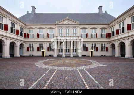 Der Königspalast Noordeinde in den Haag ist einer der drei offiziellen Paläste der niederländischen Königsfamilie. Der Haag ist der Sitz der Regierung Stockfoto