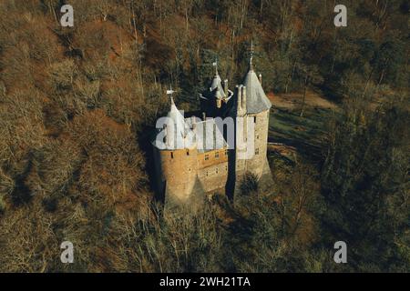 Das fantastische Castell Coch (Rotes Schloss). Stockfoto