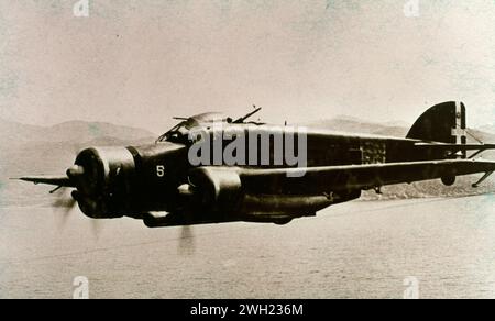 Italienisches dreimotoriges mitteltriebiges Bomberflugzeug Savoia-Marchetti SM.79 Sparviero, Italien 1940er Jahre Stockfoto