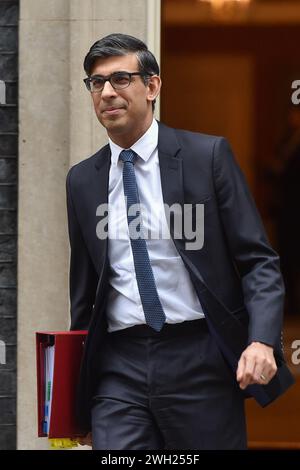 London, England, Großbritannien. Februar 2024. Der britische Premierminister RISHI SUNAK verlässt die Downing Street 10 vor der Fragestunde des Premierministers im Unterhaus. (Kreditbild: © Thomas Krych/ZUMA Press Wire) NUR REDAKTIONELLE VERWENDUNG! Nicht für kommerzielle ZWECKE! Stockfoto