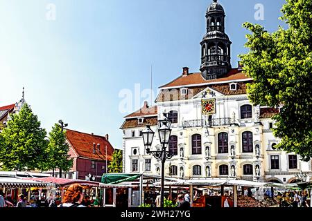 Lüneburg, Marktplatz mit Rathaus; Lüneburg, Marktplatz mit Rathaus Stockfoto