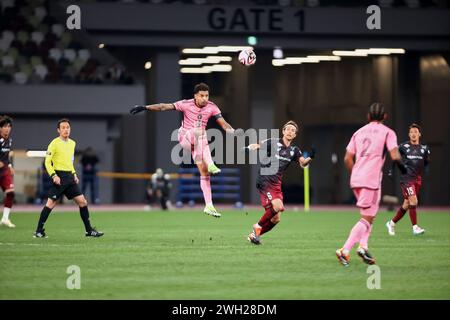 Tokio, Japan. Februar 2024. GREGORE (26) in Aktion während eines Freundschaftsspiels zwischen Inter Miami CF und Vissel Kobe im Japan National Stadium in Tokio. Vissel Kobe besiegt Inter Miami CF mit 4:3 im Elfmeterschießen. (Kreditbild: © Rodrigo Reyes Marin/ZUMA Press Wire) NUR REDAKTIONELLE VERWENDUNG! Nicht für kommerzielle ZWECKE! Stockfoto