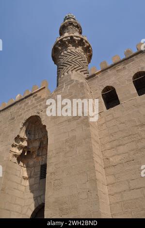 Ahmed Ibn Tulun Moschee neben dem Schloss vor der Mohamed Aly Moschee von Salah El DIN Casttle Stockfoto