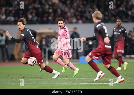 Tokio, Japan. Februar 2024. Lionel MESSI (10) in Aktion während eines Freundschaftsspiels zwischen Inter Miami CF und Vissel Kobe im Japan National Stadium in Tokio. Vissel Kobe besiegt Inter Miami CF mit 4:3 im Elfmeterschießen. (Kreditbild: © Rodrigo Reyes Marin/ZUMA Press Wire) NUR REDAKTIONELLE VERWENDUNG! Nicht für kommerzielle ZWECKE! Stockfoto