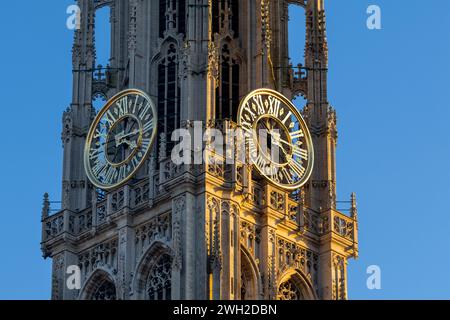 Der Uhrenturm der Kathedrale unserer Lieben Frau. Antwerpen, Belgien Stockfoto