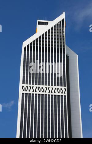 KUALA LUMPUR, MALAYSIA - 29. MÄRZ 2009: Bürogebäude im Maybank Tower (Menara Maybank) in Kuala Lumpur, Malaysia. Der Turm ist das Hauptquartier Stockfoto