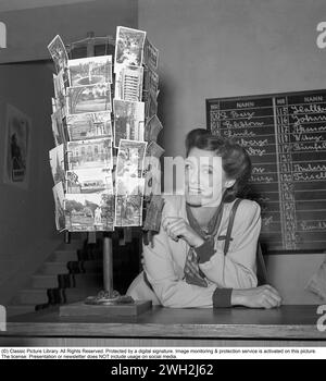 Gaby Stenberg. Schwedische Schauspielerin. Hier während der Dreharbeiten zum Film Gomorron Bill, einer schwedischen Filmkomödie aus dem Jahr 1944. Gaby Stenberg spielt die Rolle des Doktors Birgit. Der Film hatte seine schwedische Premiere am 14. November 1945 in Skandia. Kristoffersson Ref. P74-6 Stockfoto
