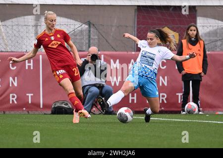 Rom, Italien. Februar 2024. Anja Sonstevold von A.S. Roma Women und Martina Di Bari von Napoli Femminile beim Zweitspielspiel der Frauen Coppa Italia zwischen A.S. Roma und Napoli Femminile S.D. im stadio Tre Fontane am 7. Februar 2024 in Rom. Quelle: Unabhängige Fotoagentur/Alamy Live News Stockfoto