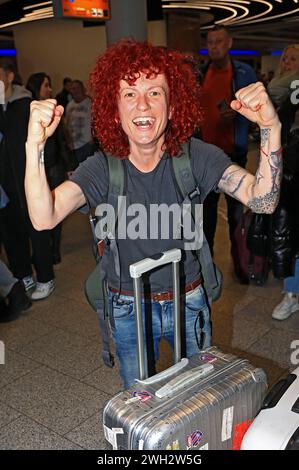 Dschungelkönigin 2024 Lucy Diakovska bei der Rückkehr der Dschungelcamp-Kandidaten der RTL Reality-TV-Show Ich bin ein Star - holt mich hier raus aus Australien auf dem Flughafen Frankfurt am Main. Frankfurt, 07.02.2024 *** Jungle Queen 2024 Lucy Diakovska bei der Rückkehr der Jungle Camp Kandidaten der RTL Reality TV Show Ich bin ein Star holt mich hier raus aus Australien am Frankfurt am Main Airport Frankfurt, 07 02 2024 Foto:XM.xWehnertx/xFuturexImagex dschungelrueckkehr 4265 Stockfoto