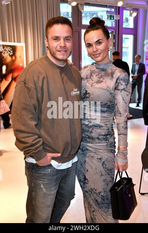 Henning Merten und Denise Kappes beim Mates Date Influencer Event auf der Berlin Fashion Week Herbst/Winter 2024 in der Berliner Freiheit. Berlin, 06.02.2024 *** Henning Merten und Denise Kappes beim Mates Date Influencer Event auf der Berlin Fashion Week Herbst Winter 2024 auf der Berliner Freiheit Berlin, 06 02 2024 Foto:Xn.xKubelkax/xFuturexImagex Mates 4254 Stockfoto