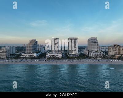 Wunderschöner Blick aus der Vogelperspektive auf Central Beach in Fort Lauderdale, Florida Stockfoto