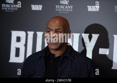 Turin, Italien. Februar 2024. Der ehemalige Schwergewichtsmeister Mike Tyson nimmt am 7. Februar 2024 in den Filmstudios der Prodea Group in Turin, Italien, am Fotogespräch vor der Pressekonferenz über seinen neuen Film „Bunny-man“ Teil. (Foto: Alberto Gandolfo/NurPhoto) Credit: NurPhoto SRL/Alamy Live News Stockfoto