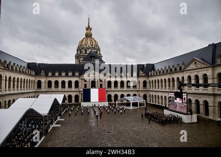 Paris, Frankreich. Februar 2024. © Antonin Burat/Le Pictorium/MAXPPP - Paris 07/02/2024 Antonin Burat/Le Pictorium - 07/02/2024 - France/Ile-de-France/Paris - Ceremonie d'hommage aux victimes francaises des attaques terroristes du 7 octobre en Israel, a l'Hotel des Invalides. - Valeurs ACtuelles Out, JDD Out, No JDD, no russia, russia Out/07/02/2024 - France/Ile-de-France (Region)/Paris - Hommage an die französischen Opfer der Terroranschläge vom 7. Oktober in Israel im Hotel des Invalides. Quelle: MAXPPP/Alamy Live News Stockfoto