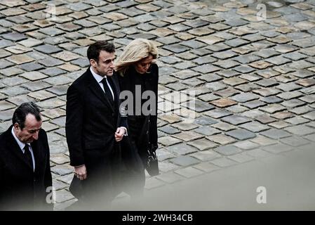 © Antonin Burat/Le Pictorium/MAXPPP - Paris 07/02/2024 Antonin Burat/Le Pictorium - 07/02/2024 - France/Ile-de-France/Paris - Le pair Presidentiel Emmanuel et Brigitte Macron, lors de la Ceremonie d'Hommage aux victimes francaises des attaques terroristes du 7 octobre en Israel, a l'Hotel des Invalides. - Valeurs ACtuelles Out, JDD Out, No JDD, no russia, russia Out/07/02/2024 - France/Ile-de-France (Region)/Paris - das französische Präsidentenpaar Emmanuel und Brigitte Macron während der Ehrung der französischen Opfer der Terroranschläge vom 7. Oktober in Israel in Hot Stockfoto