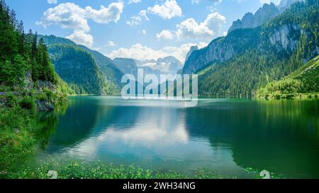 Gosausee, ein schöner See mit Bergen im Salzkammergut, Österreich. Stockfoto