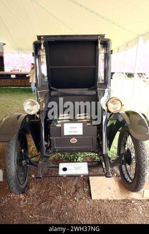 1921 Millburn Elektroauto, vom Concours d'Elegance der östlichen Vereinigten Staaten Stockfoto