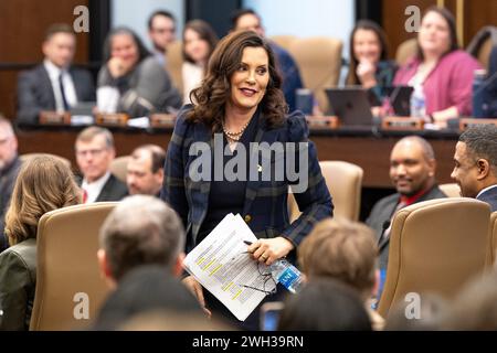 Lansing, USA. Februar 2024. Gretchen Whitmer, Gouverneur von Michigan, hat ihren Vorschlag für das Finanzjahr 2025 am 7. Februar 2024 vorgelegt. (Foto: Andrew Roth) Credit: SIPA USA/Alamy Live News Stockfoto