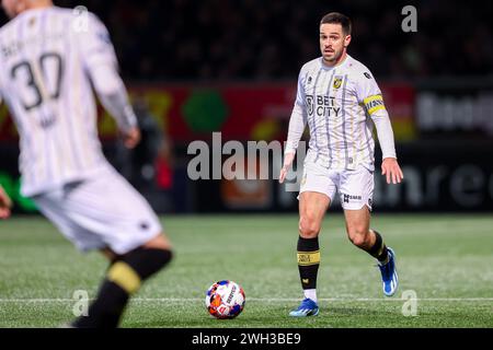 Leeuwarden, Niederlande. Februar 2024. LEEUWARDEN, NIEDERLANDE - 7. FEBRUAR: Michael Pinto von Vitesse spielt mit dem Ball während des TOTO KNVB Cup Viertelfinales zwischen dem SC Cambuur und Vitesse am 7. Februar 2024 im Cambuurstadion in Leeuwarden, Niederlande. (Foto: Pieter van der Woude/Orange Pictures) Credit: Orange Pics BV/Alamy Live News Stockfoto