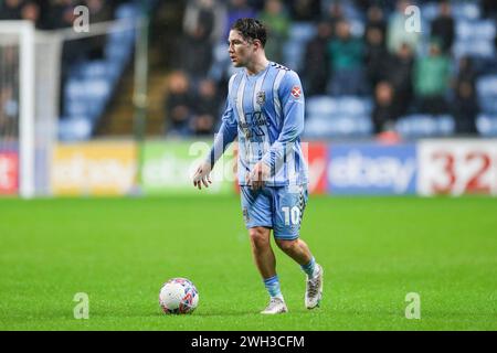 Coventry, Großbritannien. Februar 2024. Coventry City Mittelfeldspieler Callum O'Hare (10) im Einsatz während des Coventry City FC gegen Sheffield Wednesday FC Emirates FA Cup 4. Runde Replay in der Coventry Building Society Arena, Coventry, England, Großbritannien am 6. Februar 2024 Credit: Every Second Media/Alamy Live News Stockfoto