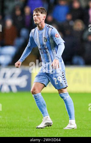 Coventry, Großbritannien. Februar 2024. Coventry City Victor Torp (29) in Aktion während des Coventry City FC gegen Sheffield Wednesday FC Emirates FA Cup 4. Runde Replay in der Coventry Building Society Arena, Coventry, England, Großbritannien am 6. Februar 2024 Credit: Every Second Media/Alamy Live News Stockfoto