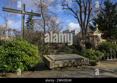 Gedenkstein und Grab der Widerstandskämpfer gegen den Nationalsozialismus, Dorotheenstädtischer Friedhof, Chausseestraße, Mitte, Berlin, Deutschland *** Gedenkstein und Grab der Widerstandskämpfer gegen den Nationalsozialismus, Dorotheenstädtischer Friedhof, Chausseestraße, Mitte, Berlin, Deutschland Stockfoto