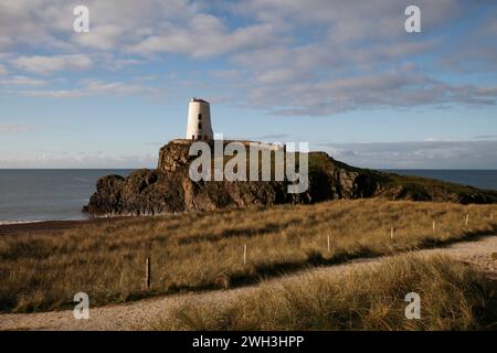 Goleudy Tŵr Mawr auf Ynys Llanddwyn, Anglesey, Nordwales. Stockfoto