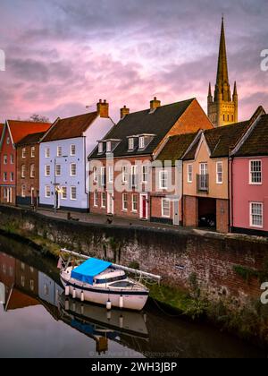 Am Ufer von Norwich am Fluss Wensum. Stockfoto