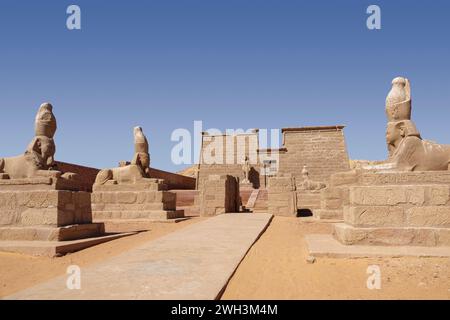 Der erste Hof im Tempel von Wadi al-Seboua, Nassersee, Ägypten Stockfoto