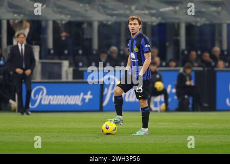 Mailand, Italien. Februar 2024. Nicolo Barella von Inter Mailand wurde während des Spiels zwischen Inter Mailand und Juventus FC im Rahmen der italienischen Serie A im San Siro Stadion in Aktion gesehen. Endergebnis Inter Mailand 1 - 0 Juventus Fc. (Credit Image: © Nderim Kaceli/SOPA Images via ZUMA Press Wire) NUR REDAKTIONELLE VERWENDUNG! Nicht für kommerzielle ZWECKE! Stockfoto