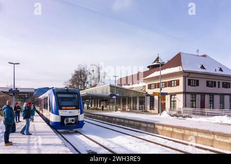 Bahnhof Bad Tölz, Regionalzug von BOB Bad Tölz Oberbayern, Tölzer Land, Oberbayern, Bayern Deutschland Stockfoto