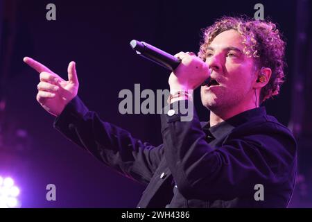 David Bisbal tritt auf der Bühne während des David Bisbal Konzerts „Los40 Basico Santander“ am 7. Februar 2024 im Eslava Theater in Madrid auf. Stockfoto