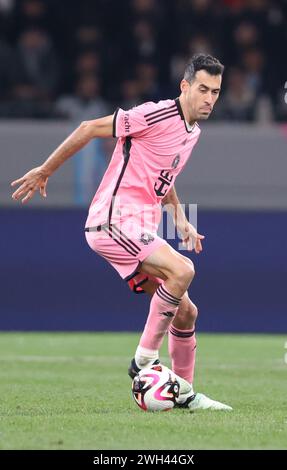 Tokio, Japan. Februar 2024. Major League Soccer (MLS) Inter Miami CF Mittelfeldspieler Sergio Busquets spielt am Mittwoch, den 7. Februar 2024, im japanischen Nationalstadion in Tokio bei einem Freundschaftsspiel gegen Vissel Kobe. Vissel Kobe besiegte Inter Miami CF im Elfmeterschießen 0-0 (4:3). (Foto: Yoshio Tsunoda/AFLO) Stockfoto