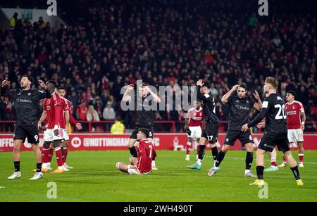 Die Spieler von Bristol City reagieren auf eine verpasste Chance beim Rückspiel der vierten Runde des Emirates FA Cup auf dem City Ground, Nottingham. Bilddatum: Mittwoch, 7. Februar 2024. Stockfoto