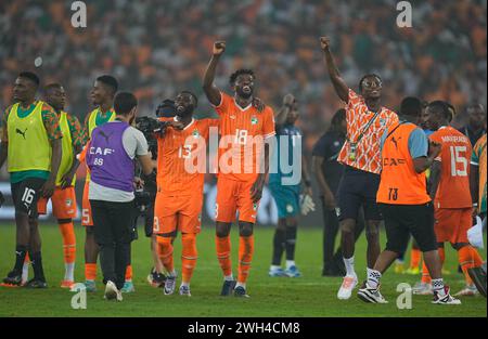 7. Februar 2024: Ibrahim Sangare (Elfenbeinküste) mit anschließender Feier während eines Halbfinalspiels des African Cup of Nations, Elfenbeinküste gegen DR Kongo, im Alassane Ouattara Stadium, Abidjan, Elfenbeinküste. Kim Price/CSM (Credit Image: © Kim Price/Cal Sport Media) Stockfoto