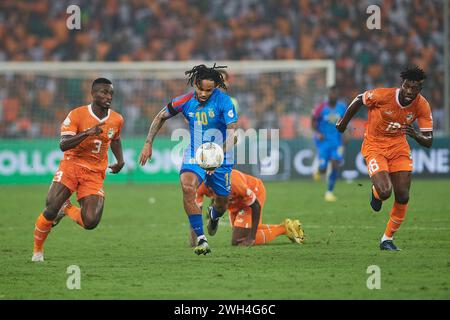 AFACON 2023 HALBFINALE, AFACON 2023 HALBFINALE, Duell zwischen dem kongolesischen Théo Bongonda und dem ivorischen Ghislain Konan Stockfoto