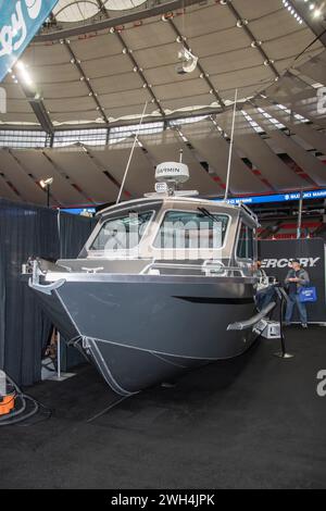 Bow of the Silver Streak geschweißtes Aluminiumboot auf der Boat Show am BC Place in Vancouver, British Columbia, Kanada Stockfoto