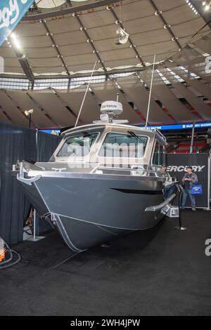 Bow of the Silver Streak geschweißtes Aluminiumboot auf der Boat Show am BC Place in Vancouver, British Columbia, Kanada Stockfoto