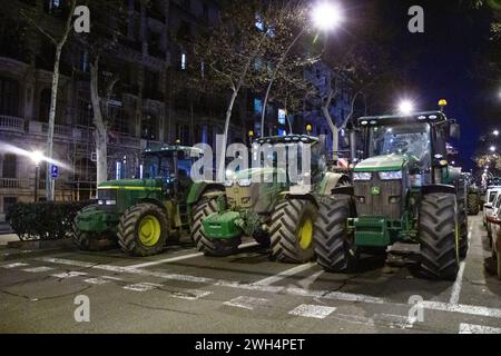 Barcelona, Spanien. Februar 2024. Die Landwirte protestieren gegen die europäische Agrarpolitik. Stockfoto