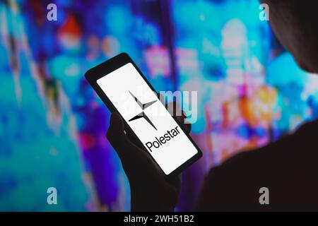 Brasilien. Februar 2024. In dieser Abbildung wird das Polestar-Logo auf einem Smartphone-Bildschirm angezeigt. Quelle: SOPA Images Limited/Alamy Live News Stockfoto