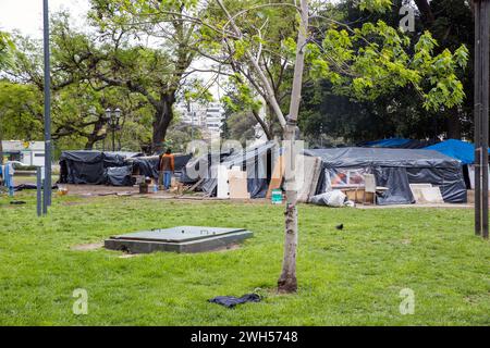 Squatters Camp, Lavalle Square, Buenos Aires, Argentinien, Montag, November 2023. Foto: David Rowland / One-Image.com Stockfoto