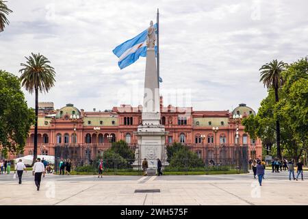 Mai Pyramide, Plaza de Mayo, Buenos Aires, Argentinien, Montag, November 2023. Foto: David Rowland / One-Image.com Stockfoto