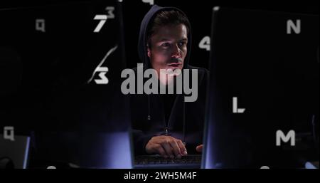 Bild von Symbolen über kaukasischem Hacker mit Computer Stockfoto