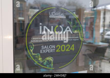 Bordeaux , Frankreich - 02 05 2024 : Inoa Coloration 2024 Shop L'oreal professionnel paris Logo Marke und Textzeichen von französisch Make-up Parfüm Kosmetik BE Stockfoto