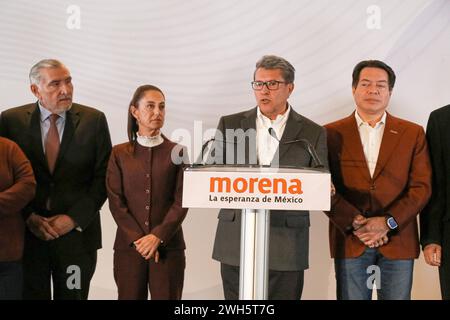 Claudia Sheinbaum Mexicos Vorkandidat Pressekonferenz 6. Februar 2024, Mexiko-Stadt, Mexiko: Senator Ricardo Monreal spricht während der Pressekonferenz, an der Claudia Sheinbaum, Vorkandidatin für die Präsidentschaft von Mexiko für die Koalition Let s Keep Making History, teilnimmt. gab ihren Standpunkt zu den Initiativen bekannt, die Präsident AndrÃ Manuel Lopez Obrador der Abgeordnetenkammer im Camino Real Pedregal Hotel vorgestellt hat. Mexiko-Stadt Mexiko Copyright: XJosexLuisxToralesxxEyepixGroupx Stockfoto