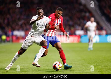 Inaki Williams vom Athletic Club und Samuel Lino von Atletico de Madrid während des spanischen Pokals, Copa del Rey, Halbfinale 1. Legs zwischen Atletico de Madrid und Athletic Club de Bilbao am 7. Februar 2024 im Civitas Metropolitano Stadion in Madrid Stockfoto