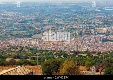 Blick auf die Straße von Rosolini, Sizilien Stockfoto
