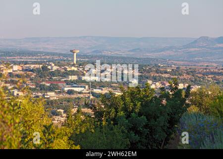 Blick auf die Straße von Rosolini, Sizilien Stockfoto
