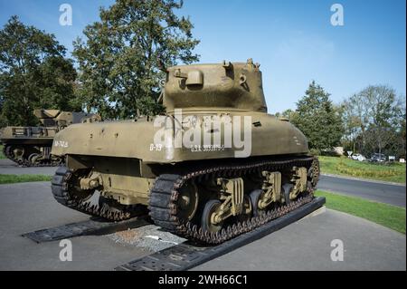 Die Rückansicht des berühmten amerikanischen Panzers M4 Sherman M4A1 aus dem Zweiten Weltkrieg in der Normandie Stockfoto